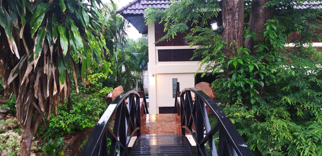 Hotel Ratmanee House Kanchanaburi Exterior foto